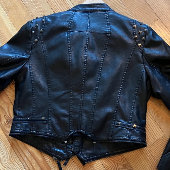Black Leather Women's Jacket - Picture 7 of 14